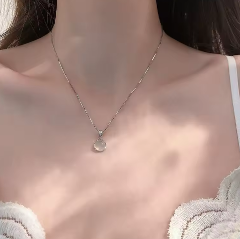 Pendentif en pierre de lune